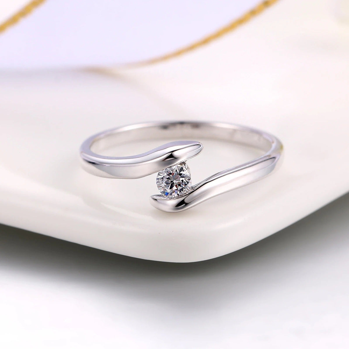 Silver Curved Band & Brilliant Centre Diamond Ring